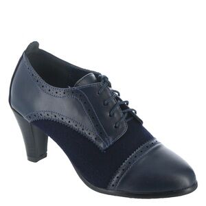 Masseys Black Lace-up Oxford Shootie, Size 11 *FINAL PRICE DROP*